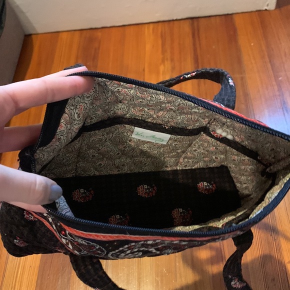 Red and black Vera Bradley bag - Picture 3 of 3